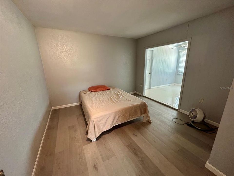 For Sale: $173,000 (2 beds, 1 baths, 748 Square Feet)