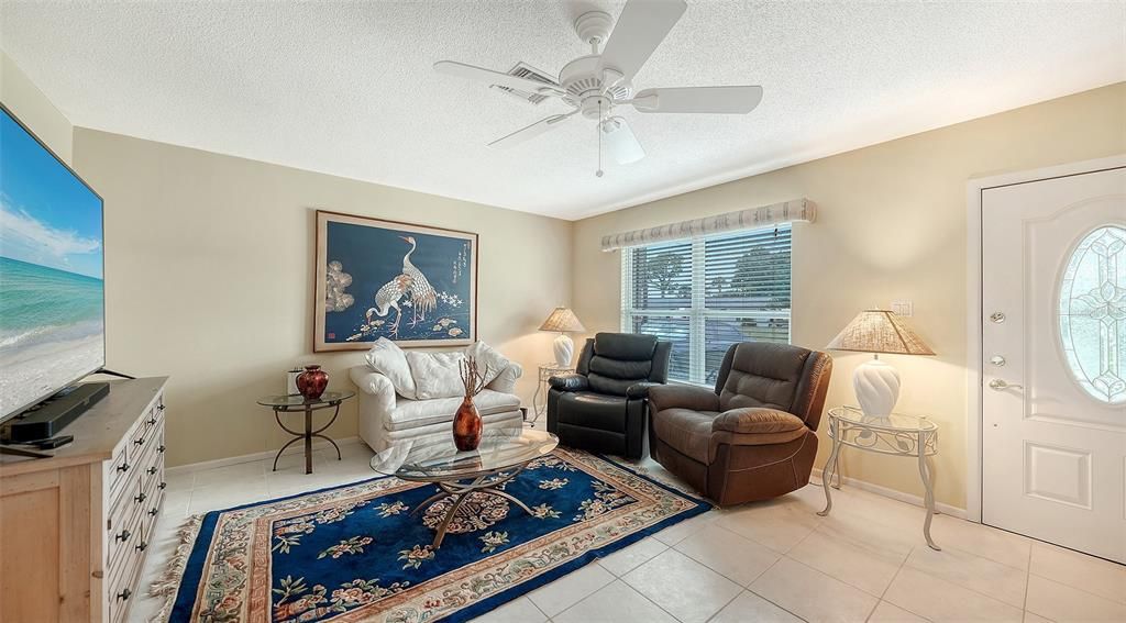 For Sale: $439,000 (2 beds, 2 baths, 1384 Square Feet)