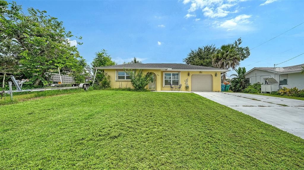 For Sale: $439,000 (2 beds, 2 baths, 1384 Square Feet)