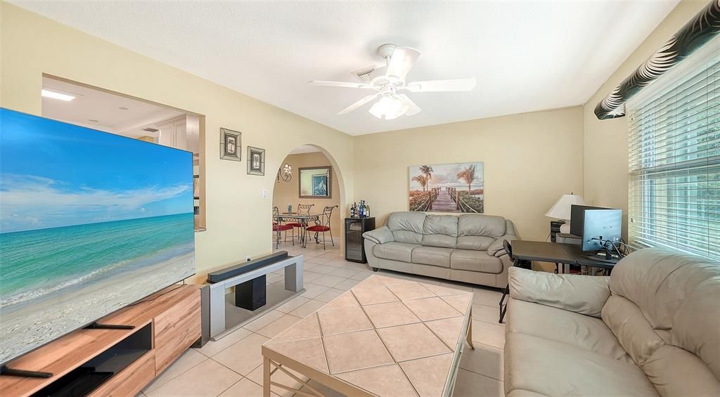 For Sale: $439,000 (2 beds, 2 baths, 1384 Square Feet)