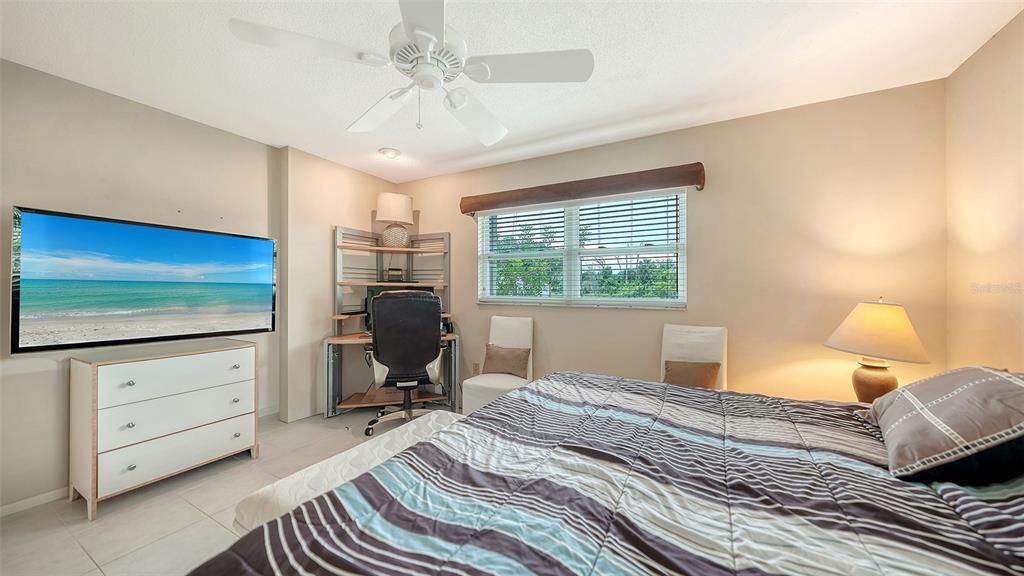For Sale: $439,000 (2 beds, 2 baths, 1384 Square Feet)