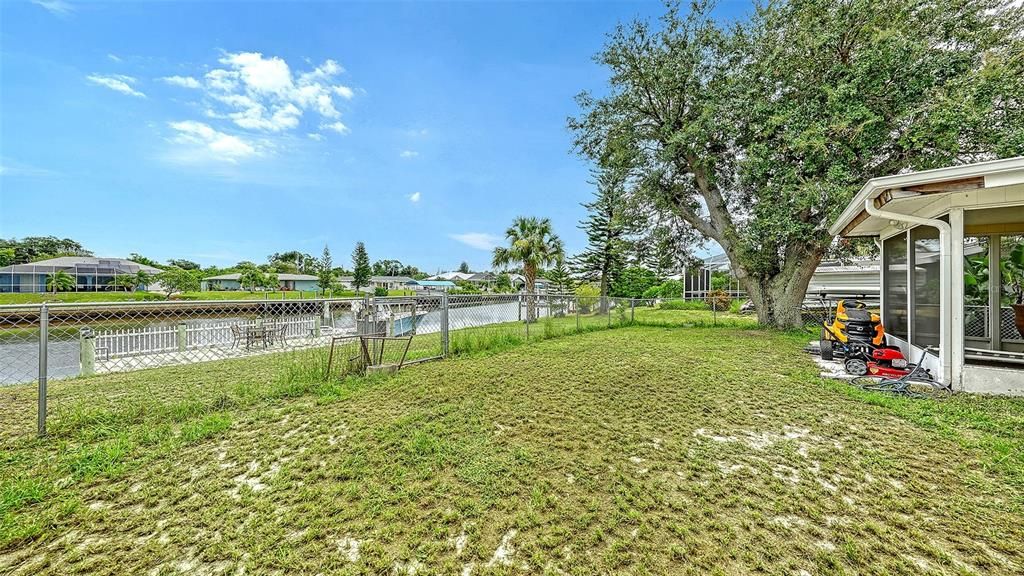 For Sale: $439,000 (2 beds, 2 baths, 1384 Square Feet)