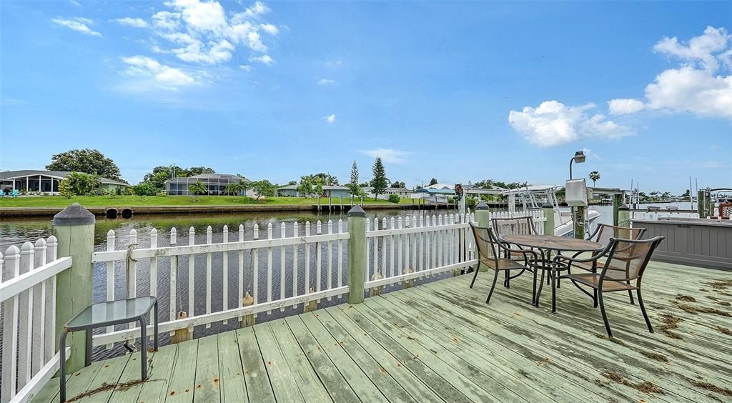 For Sale: $439,000 (2 beds, 2 baths, 1384 Square Feet)