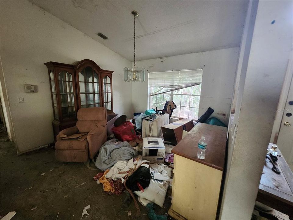 На продажу: $283,000 (3 спален, 2 ванн, 2063 Квадратных фут)