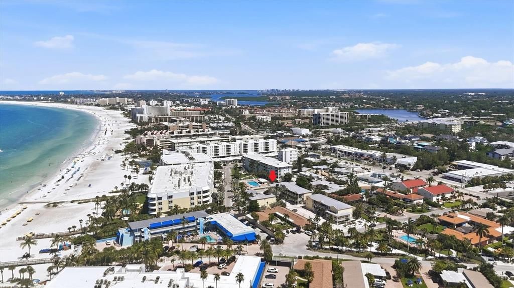 For Sale: $500,000 (1 beds, 1 baths, 524 Square Feet)