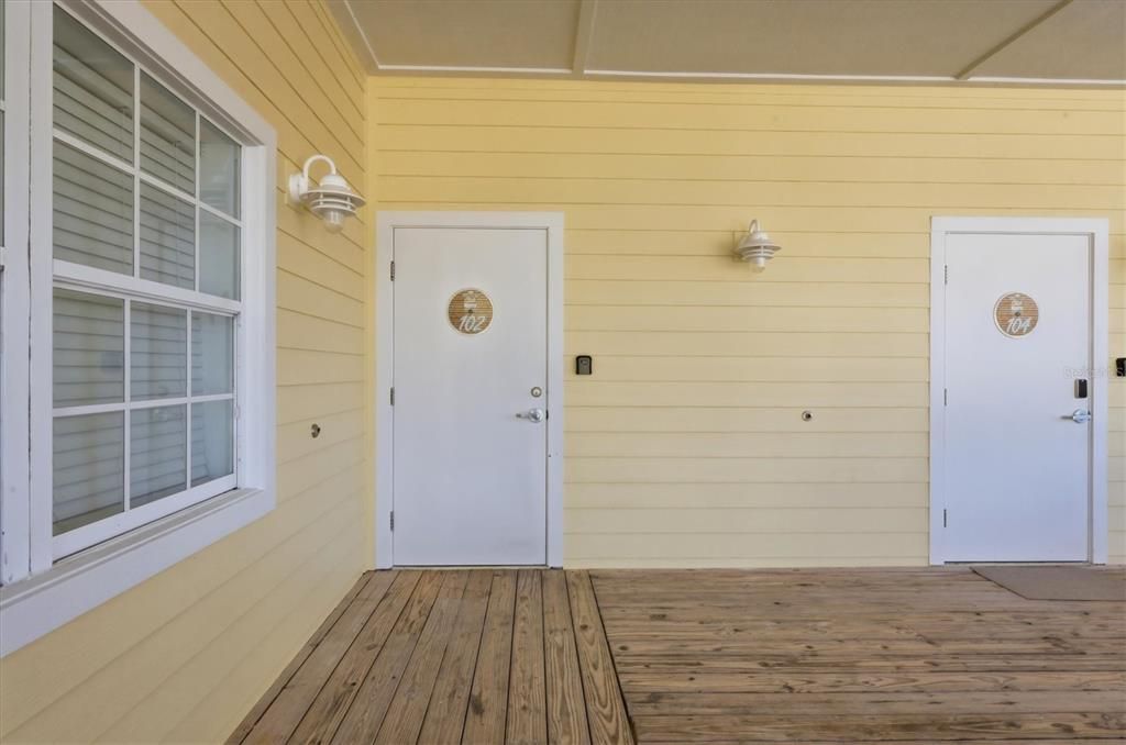 For Sale: $500,000 (1 beds, 1 baths, 524 Square Feet)