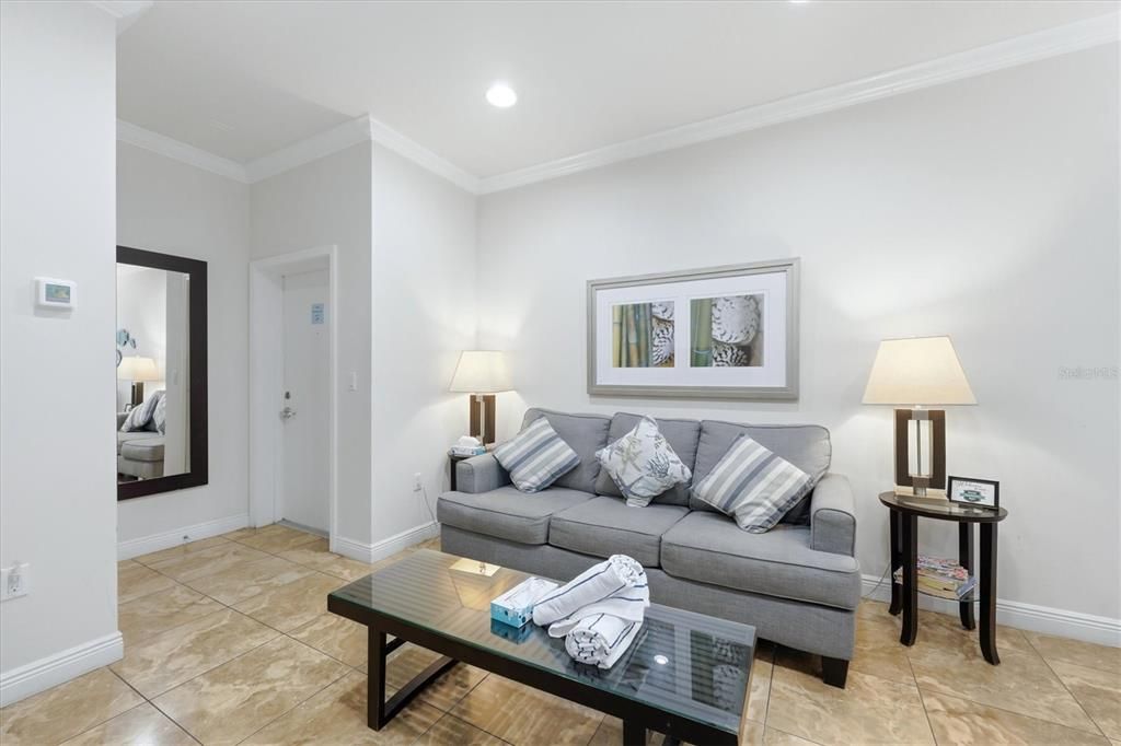 For Sale: $500,000 (1 beds, 1 baths, 524 Square Feet)