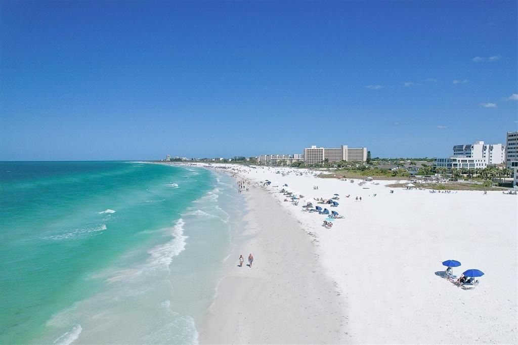 For Sale: $500,000 (1 beds, 1 baths, 524 Square Feet)