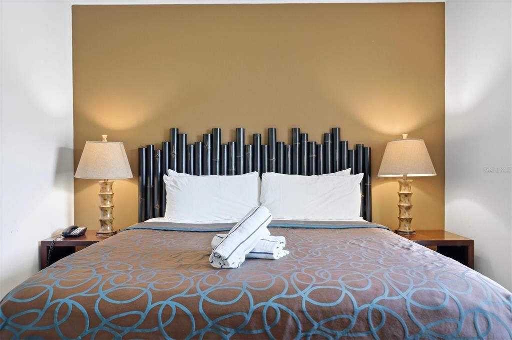 For Sale: $500,000 (1 beds, 1 baths, 524 Square Feet)