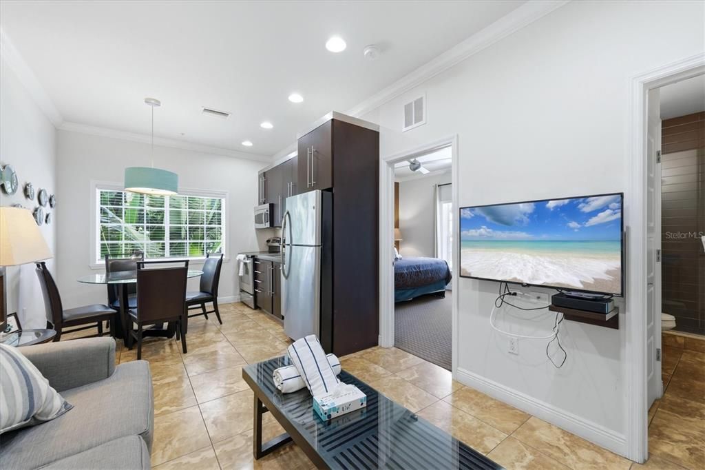 For Sale: $500,000 (1 beds, 1 baths, 524 Square Feet)