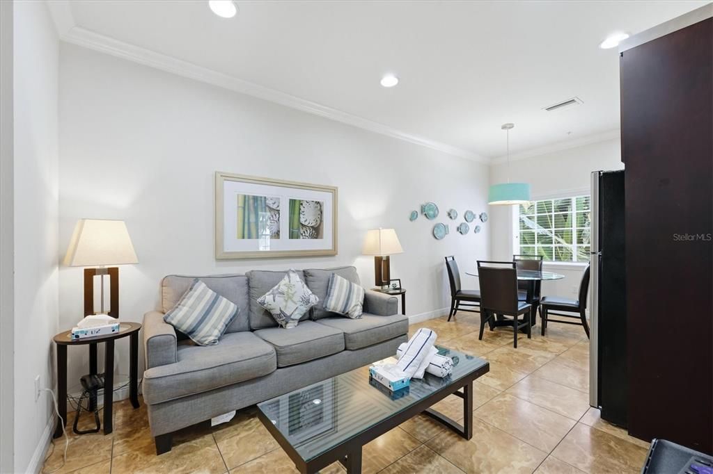 For Sale: $500,000 (1 beds, 1 baths, 524 Square Feet)