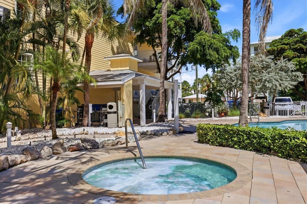 For Sale: $500,000 (1 beds, 1 baths, 524 Square Feet)