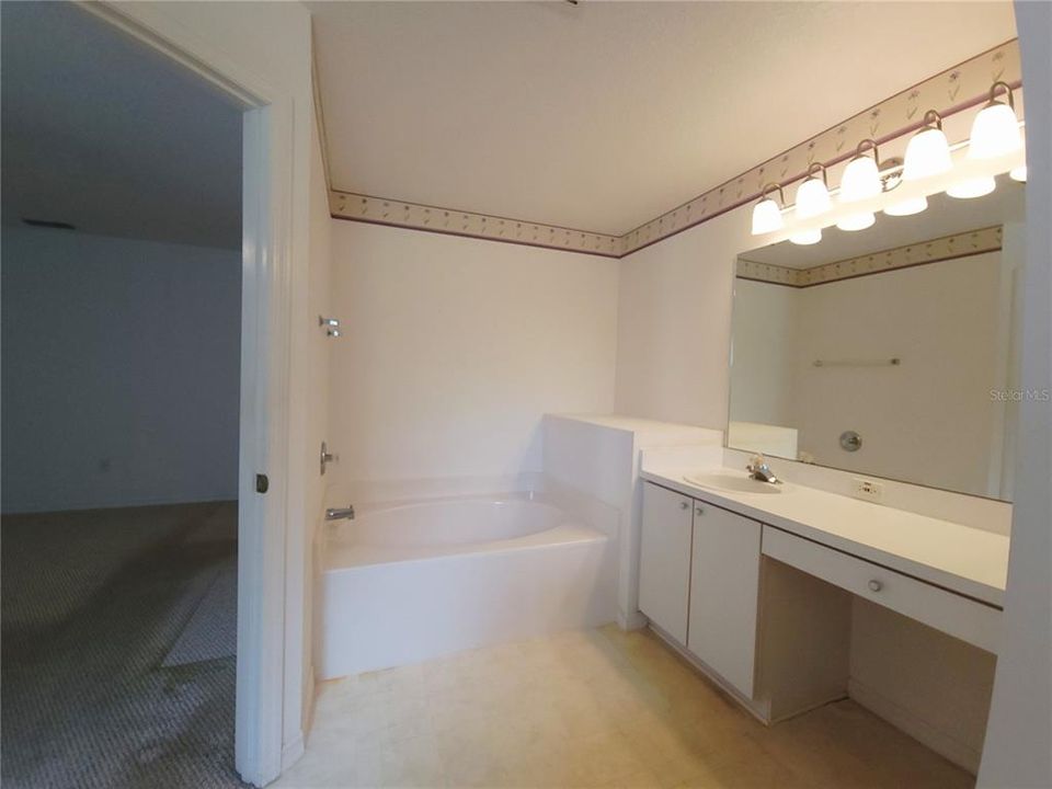 For Sale: $271,000 (3 beds, 2 baths, 2020 Square Feet)