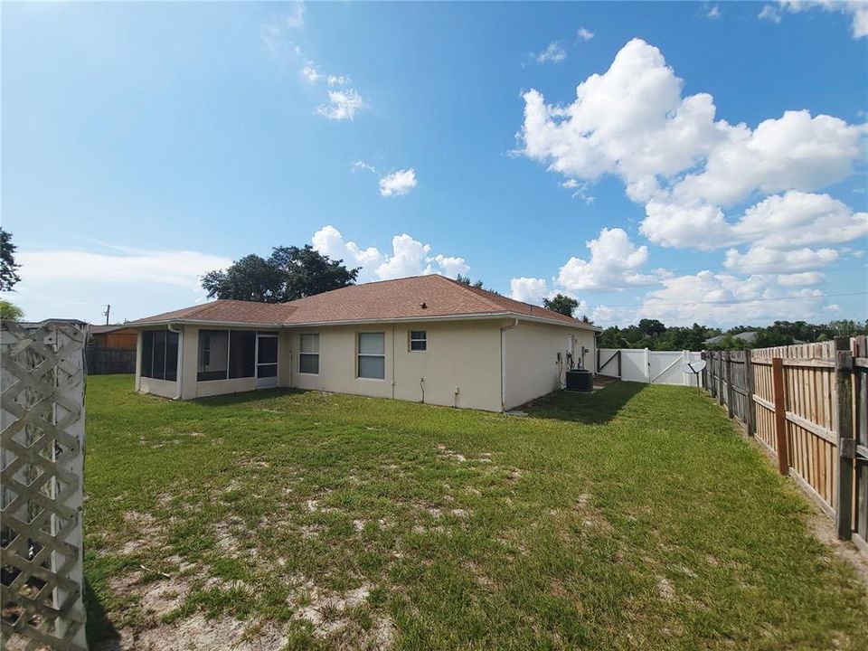 For Sale: $271,000 (3 beds, 2 baths, 2020 Square Feet)
