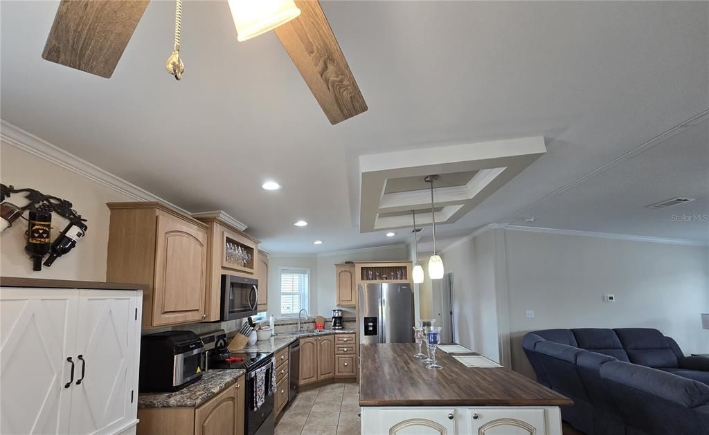 For Sale: $325,000 (2 beds, 2 baths, 1488 Square Feet)