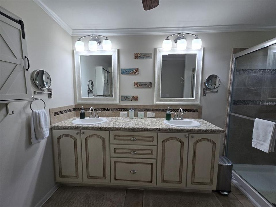 For Sale: $325,000 (2 beds, 2 baths, 1488 Square Feet)