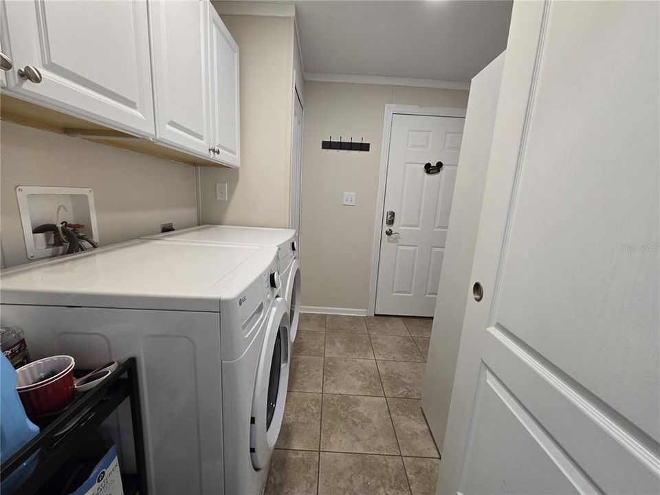 For Sale: $325,000 (2 beds, 2 baths, 1488 Square Feet)