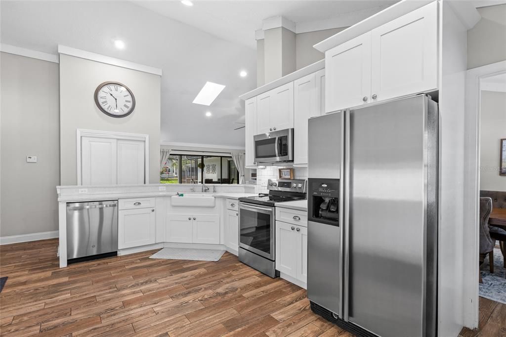 En Venta: $798,000 (4 camas, 2 baños, 2376 Pies cuadrados)