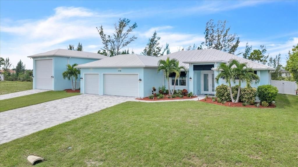 En Venta: $870,000 (4 camas, 2 baños, 2002 Pies cuadrados)