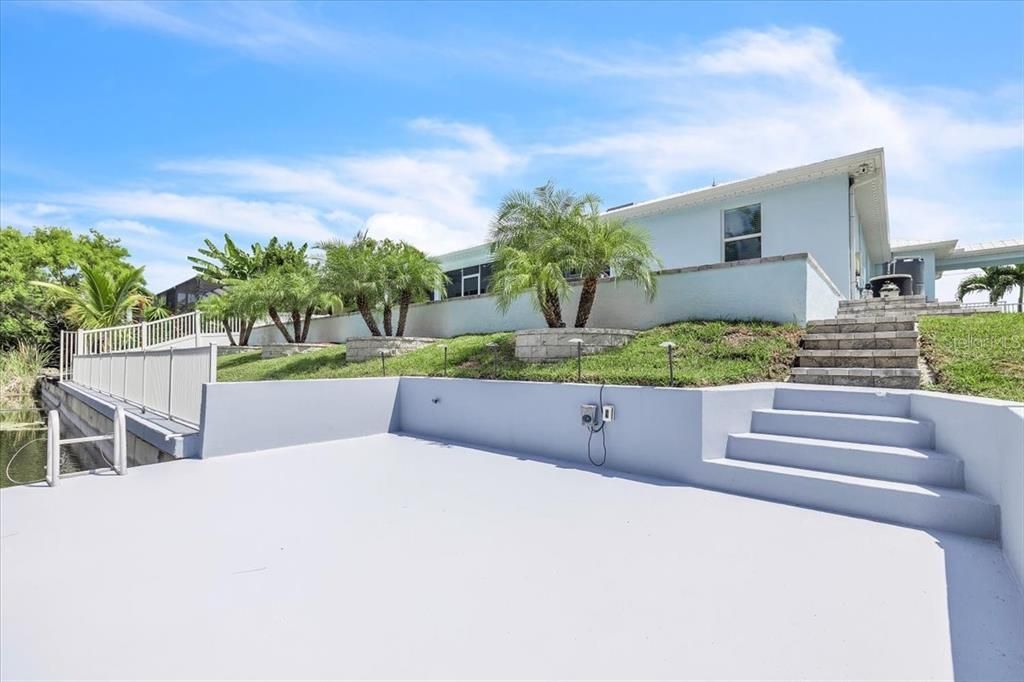 En Venta: $870,000 (4 camas, 2 baños, 2002 Pies cuadrados)