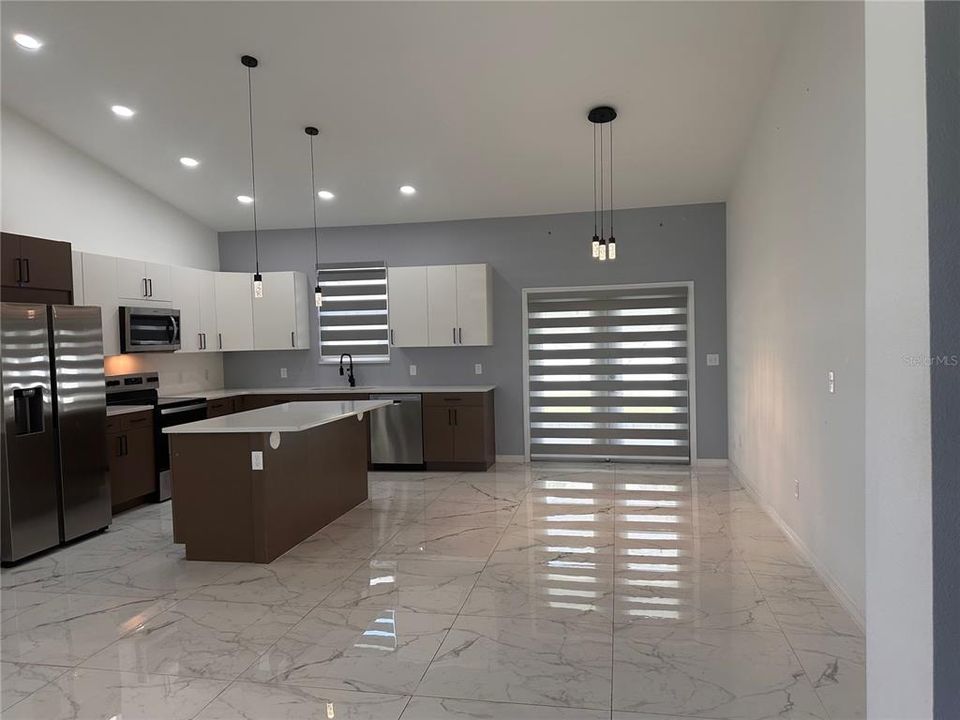For Rent: $1,800 (3 beds, 2 baths, 1597 Square Feet)