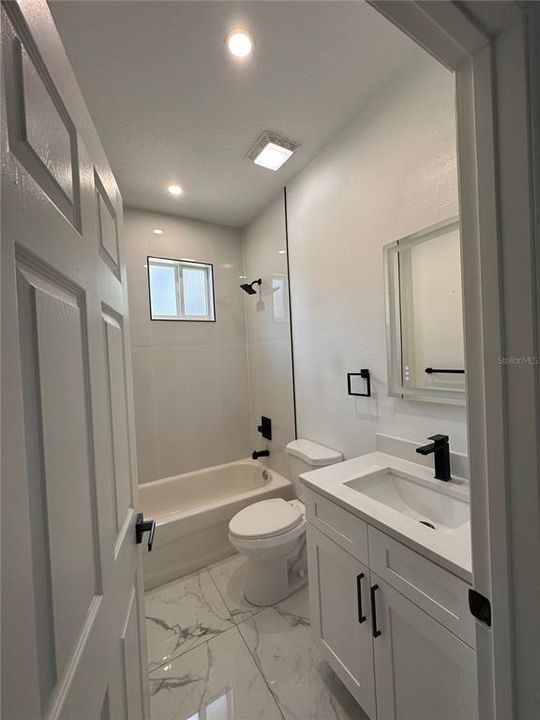 For Rent: $1,800 (3 beds, 2 baths, 1597 Square Feet)