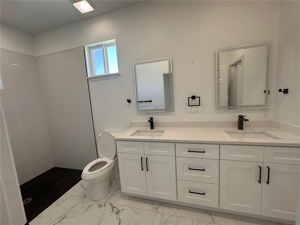 For Rent: $1,800 (3 beds, 2 baths, 1597 Square Feet)