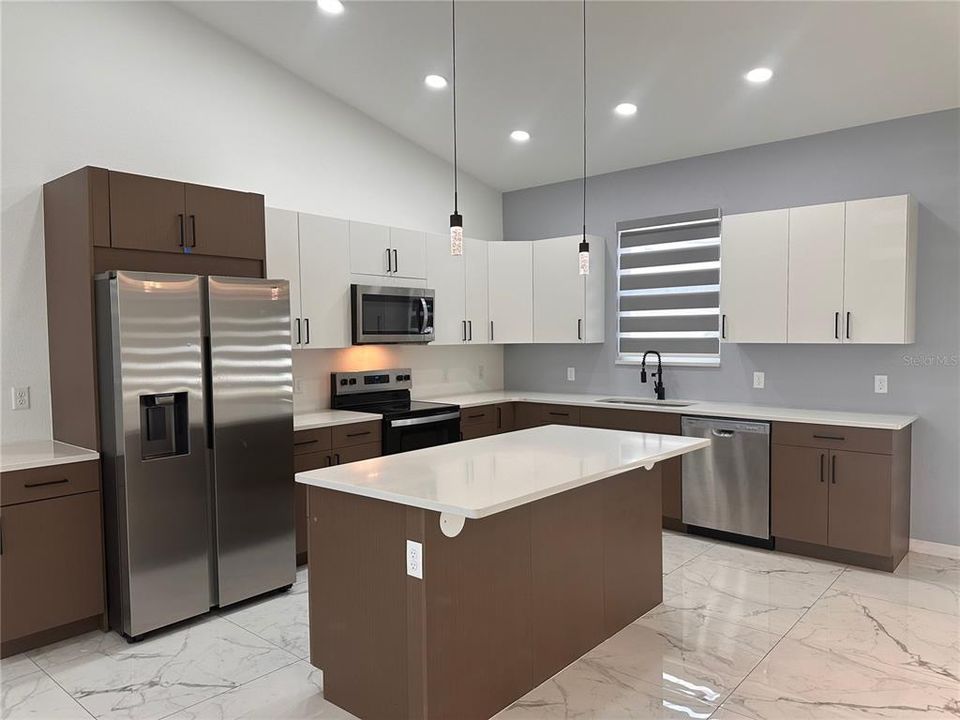 For Rent: $1,800 (3 beds, 2 baths, 1597 Square Feet)