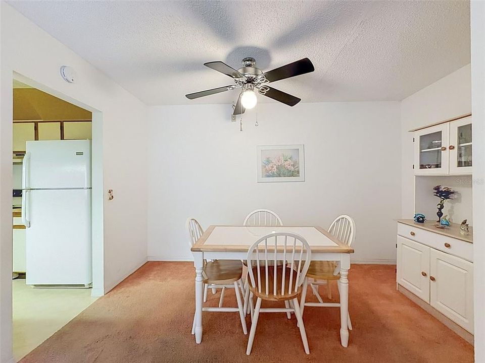 For Sale: $114,900 (2 beds, 2 baths, 937 Square Feet)