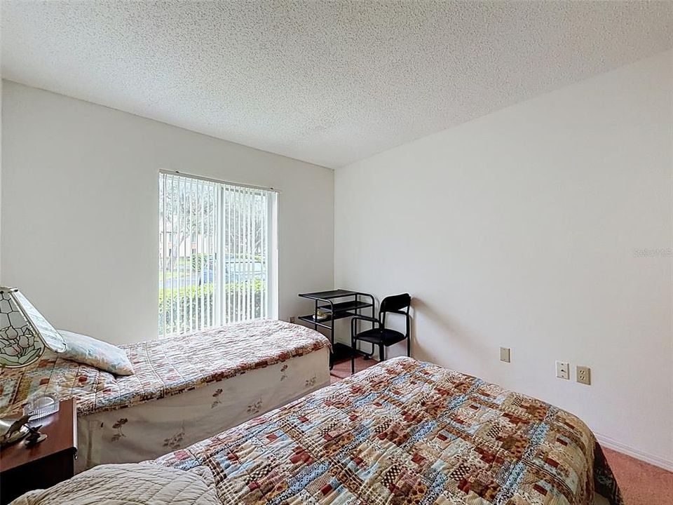 For Sale: $114,900 (2 beds, 2 baths, 937 Square Feet)