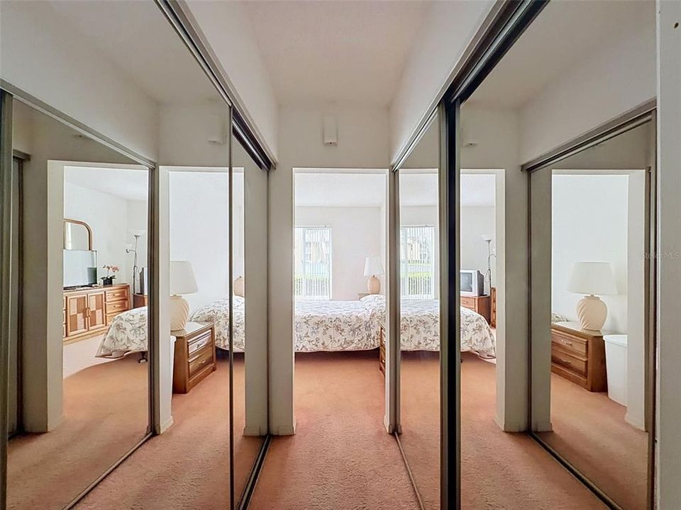 For Sale: $114,900 (2 beds, 2 baths, 937 Square Feet)