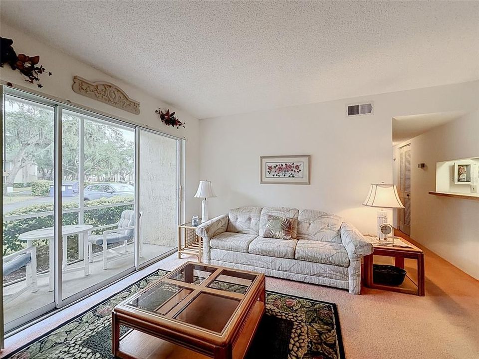 For Sale: $114,900 (2 beds, 2 baths, 937 Square Feet)