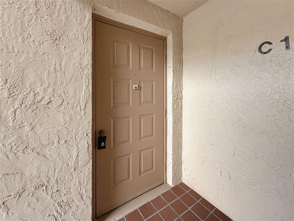 For Sale: $114,900 (2 beds, 2 baths, 937 Square Feet)