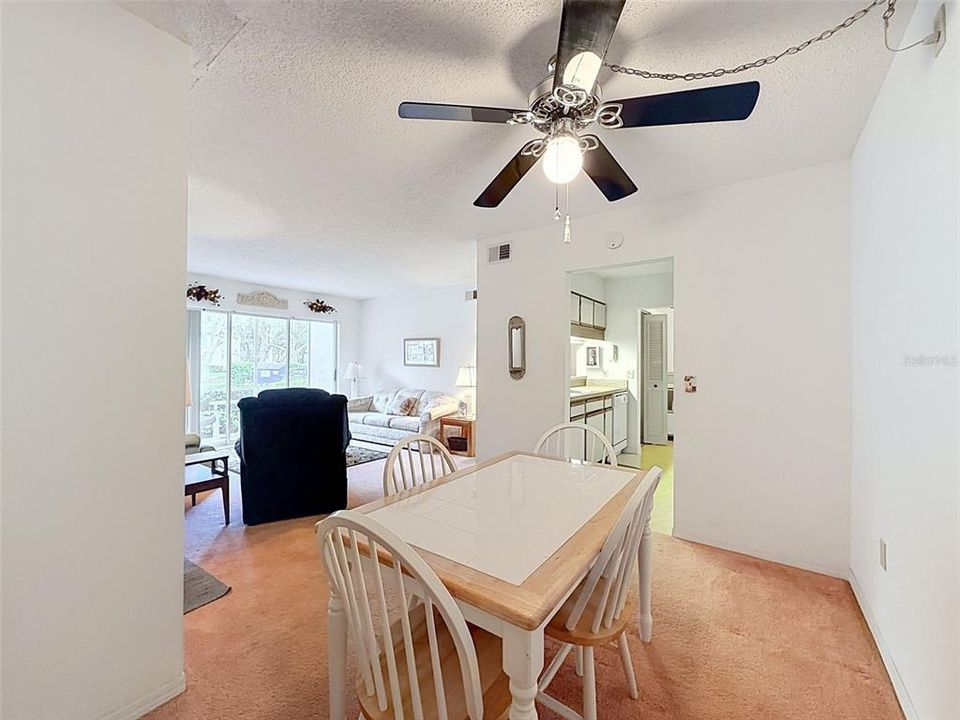 For Sale: $114,900 (2 beds, 2 baths, 937 Square Feet)