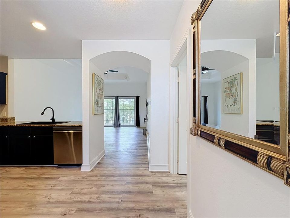 En Venta: $285,000 (3 camas, 3 baños, 2124 Pies cuadrados)