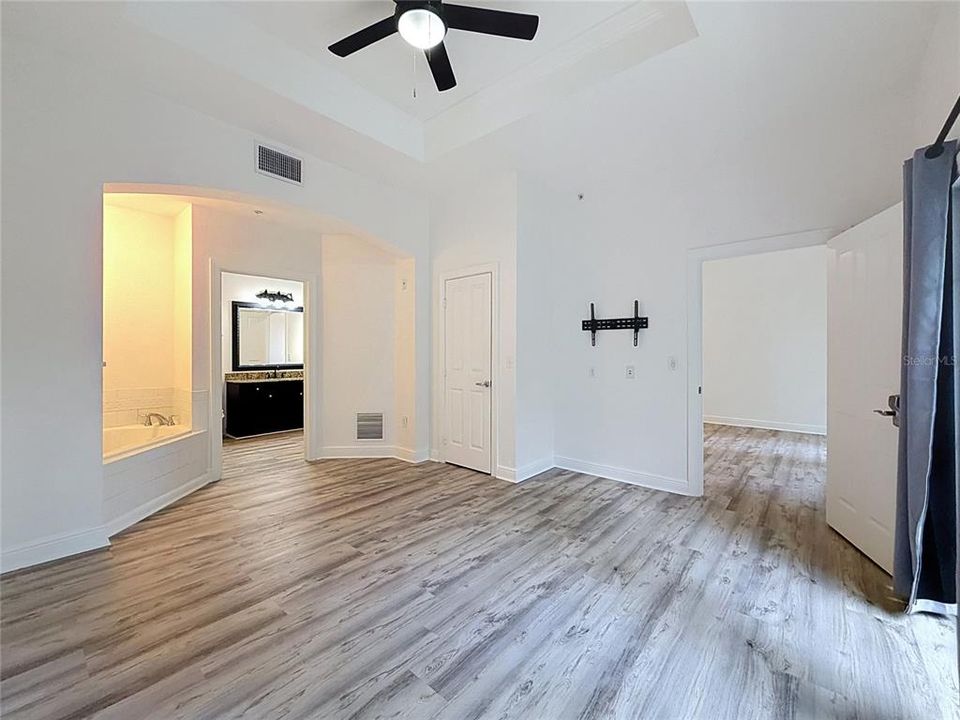 En Venta: $285,000 (3 camas, 3 baños, 2124 Pies cuadrados)