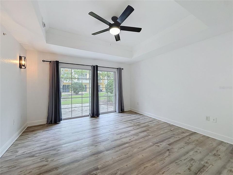 En Venta: $285,000 (3 camas, 3 baños, 2124 Pies cuadrados)