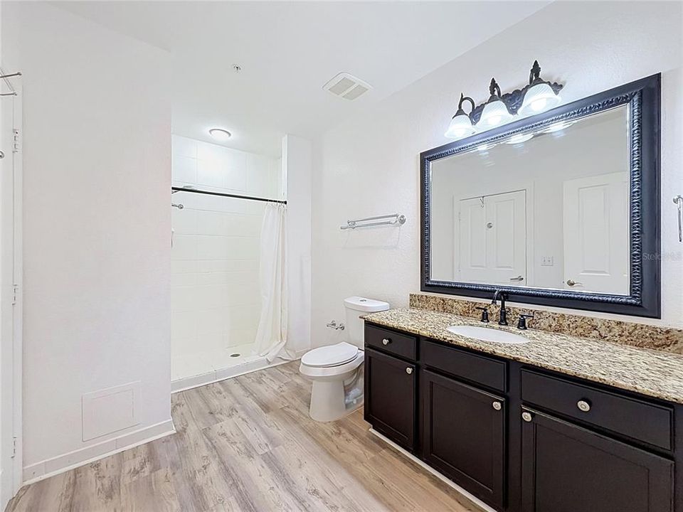 En Venta: $285,000 (3 camas, 3 baños, 2124 Pies cuadrados)