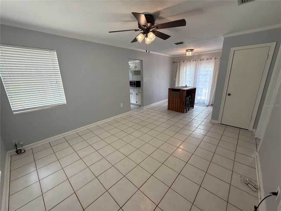 For Rent: $2,200 (3 beds, 2 baths, 1118 Square Feet)