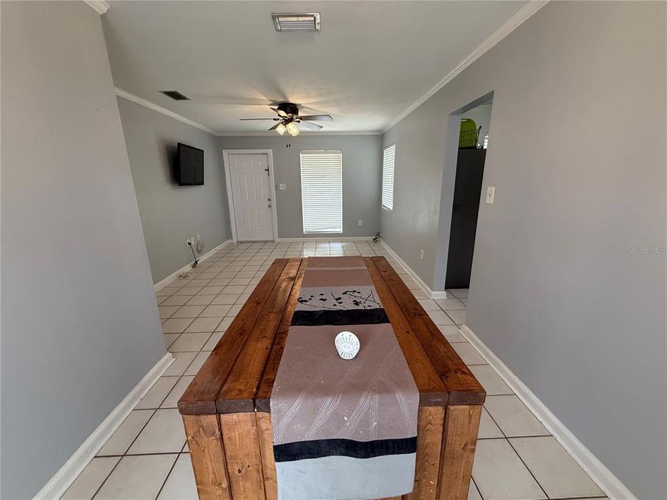 For Rent: $2,200 (3 beds, 2 baths, 1118 Square Feet)