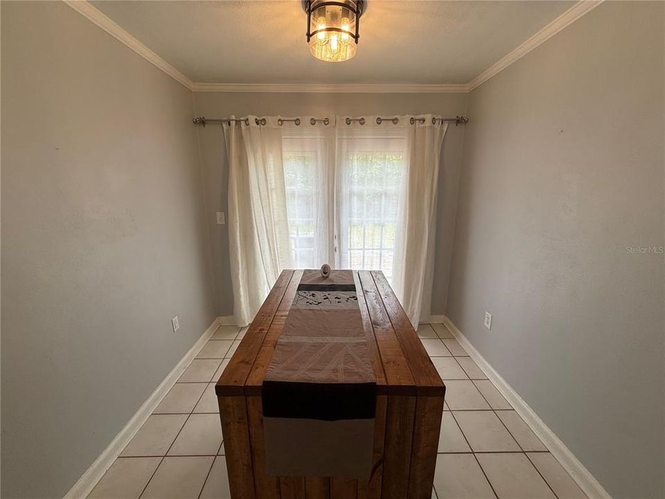 For Rent: $2,200 (3 beds, 2 baths, 1118 Square Feet)