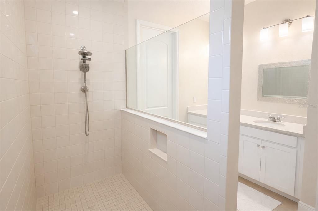 For Rent: $4,500 (3 beds, 2 baths, 2203 Square Feet)