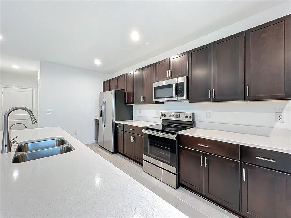 En Venta: $379,900 (5 camas, 3 baños, 2396 Pies cuadrados)