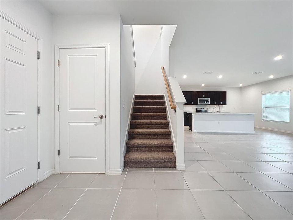 En Venta: $379,900 (5 camas, 3 baños, 2396 Pies cuadrados)