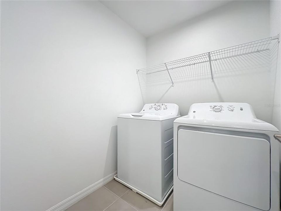En Venta: $379,900 (5 camas, 3 baños, 2396 Pies cuadrados)