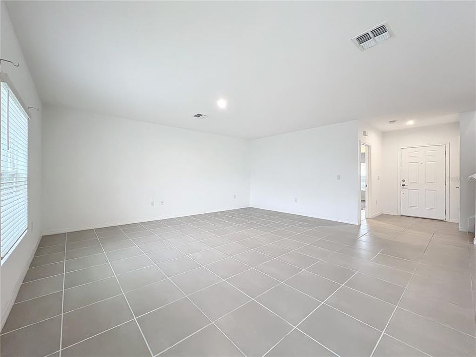 En Venta: $379,900 (5 camas, 3 baños, 2396 Pies cuadrados)