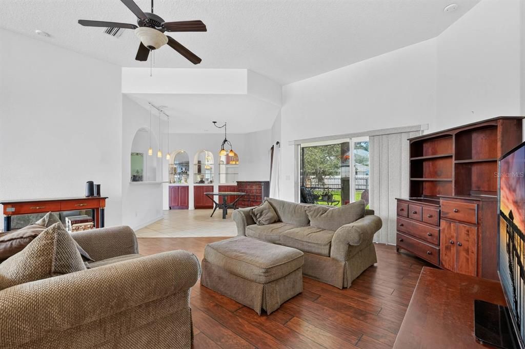 For Sale: $339,000 (4 beds, 2 baths, 2183 Square Feet)