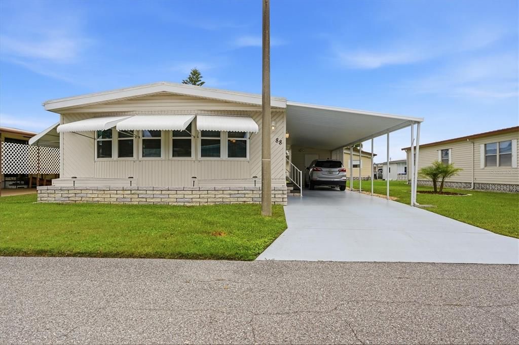 For Sale: $165,000 (2 beds, 2 baths, 1272 Square Feet)