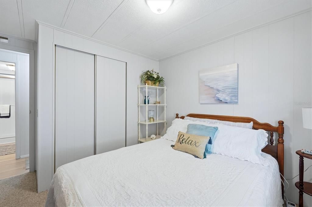 For Sale: $165,000 (2 beds, 2 baths, 1272 Square Feet)