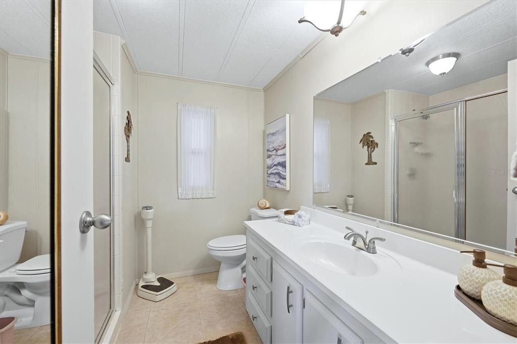 For Sale: $165,000 (2 beds, 2 baths, 1272 Square Feet)